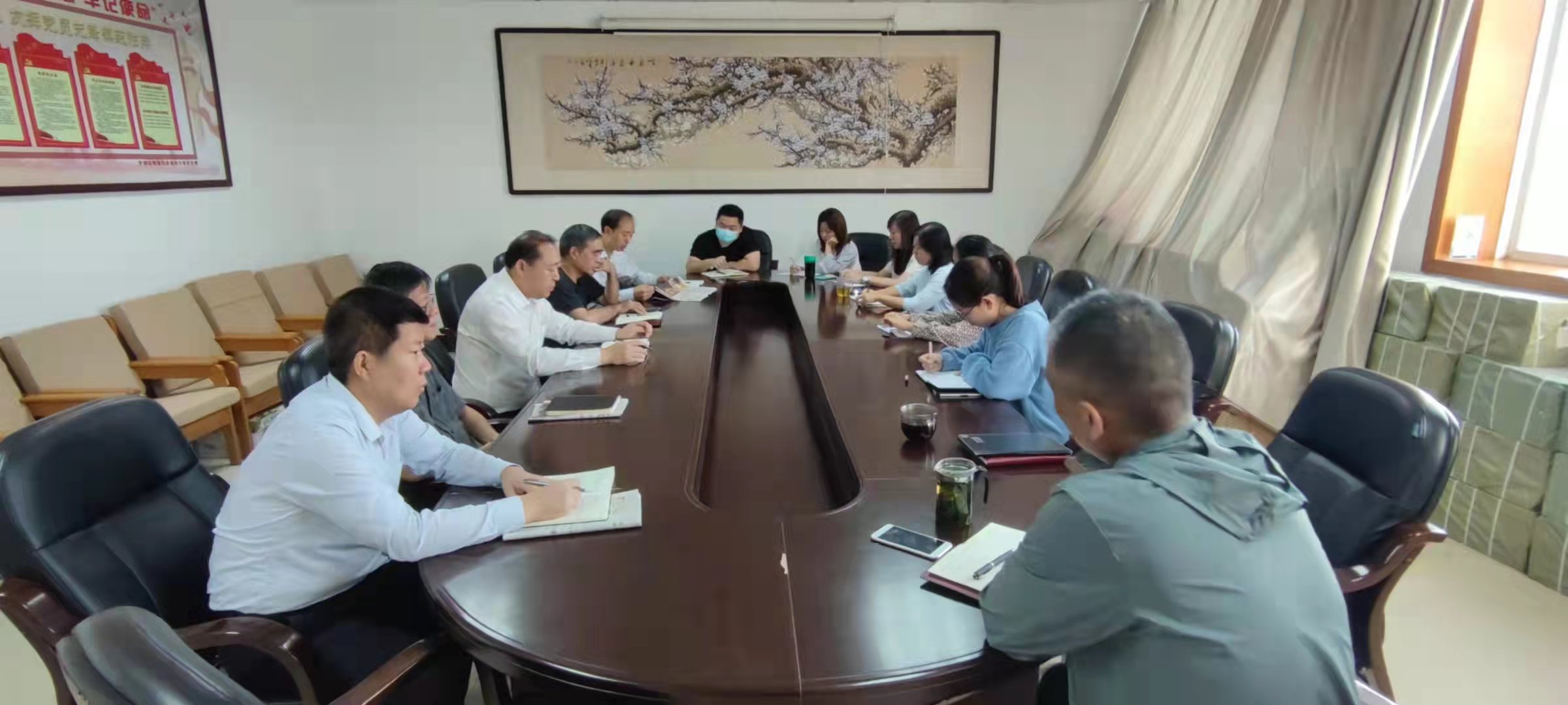 学习十次党代会2.jpg