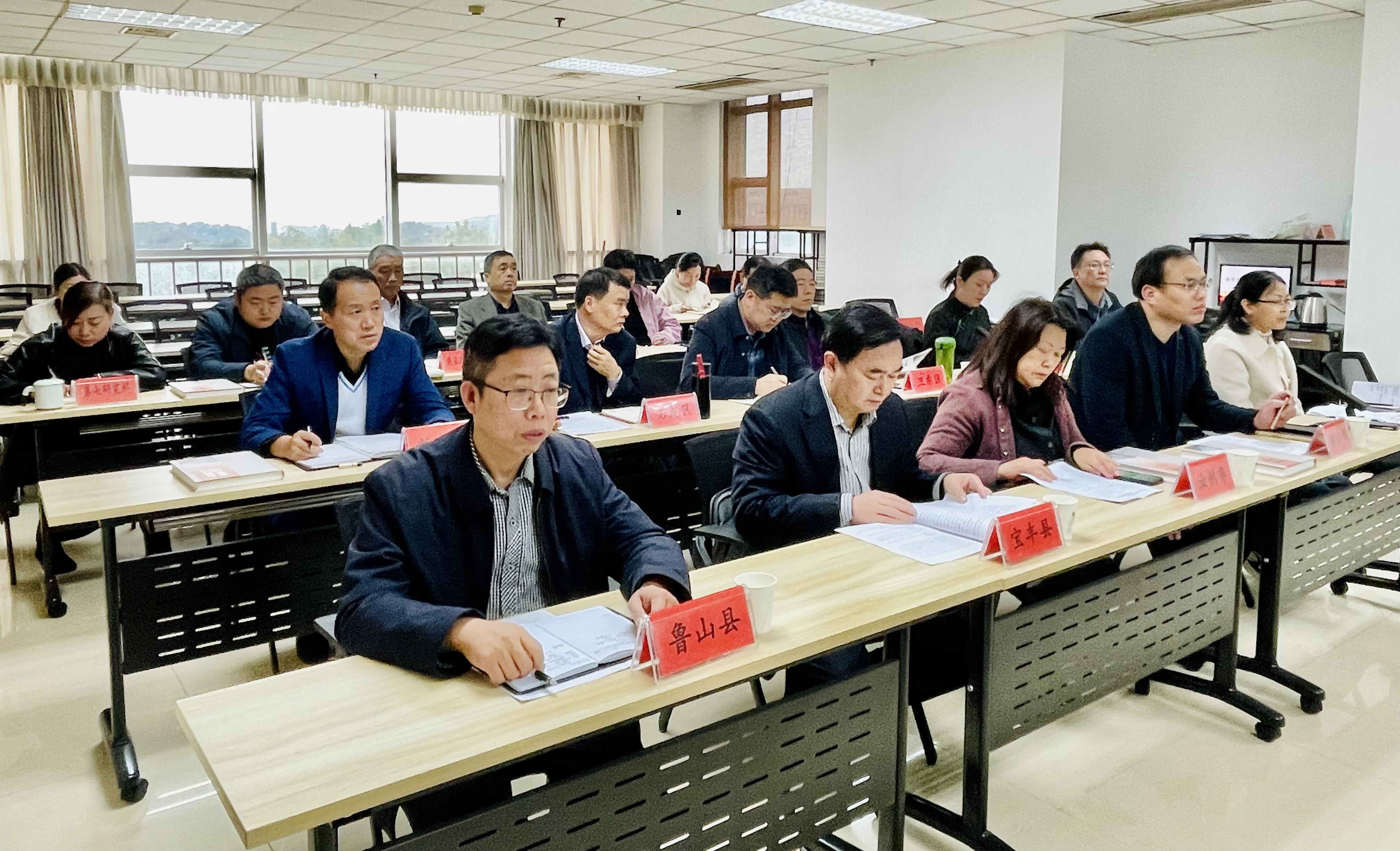 20251024图片1+.jpg 20251024图片1+.jpg