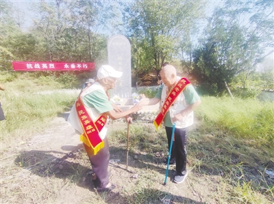 9.18)97岁刘见3.jpg 9.18)97岁刘见3.jpg